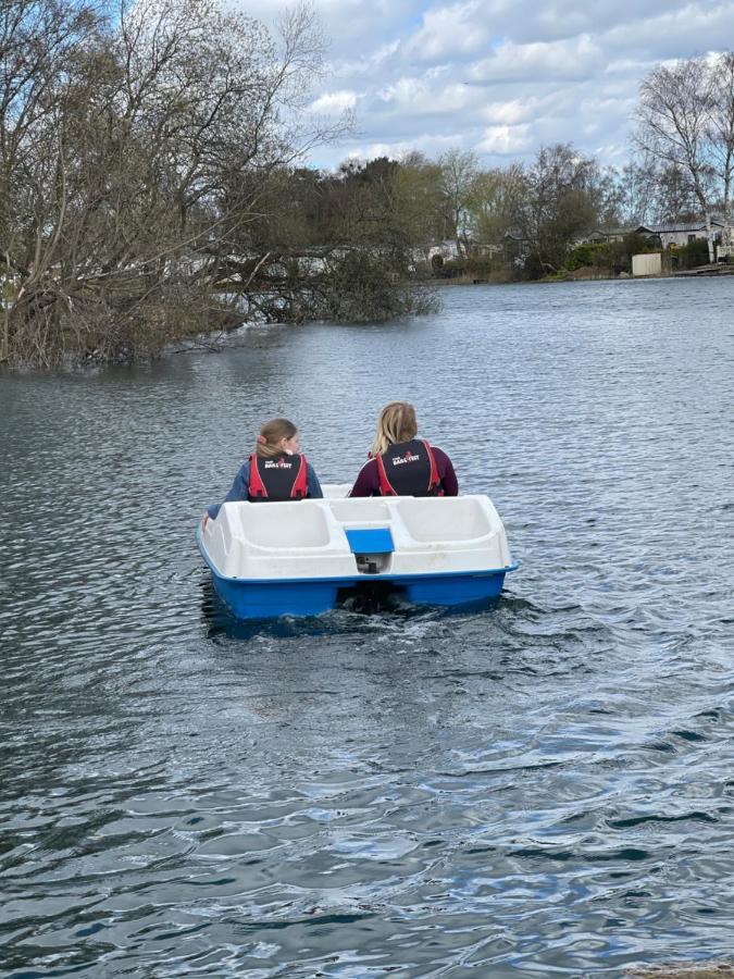 Sunscape Breaks At Tattershall Lakes Hotel Exterior foto